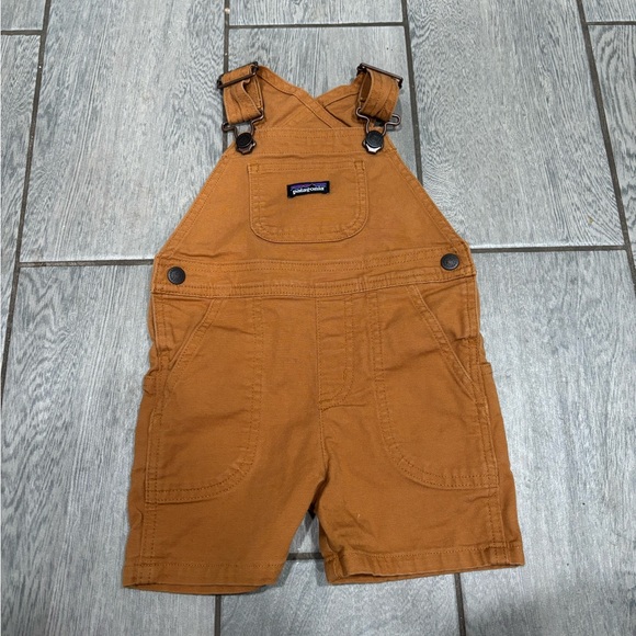Patagonia Other - Patagonia Baby Stand Up Shortalls Size 18 months